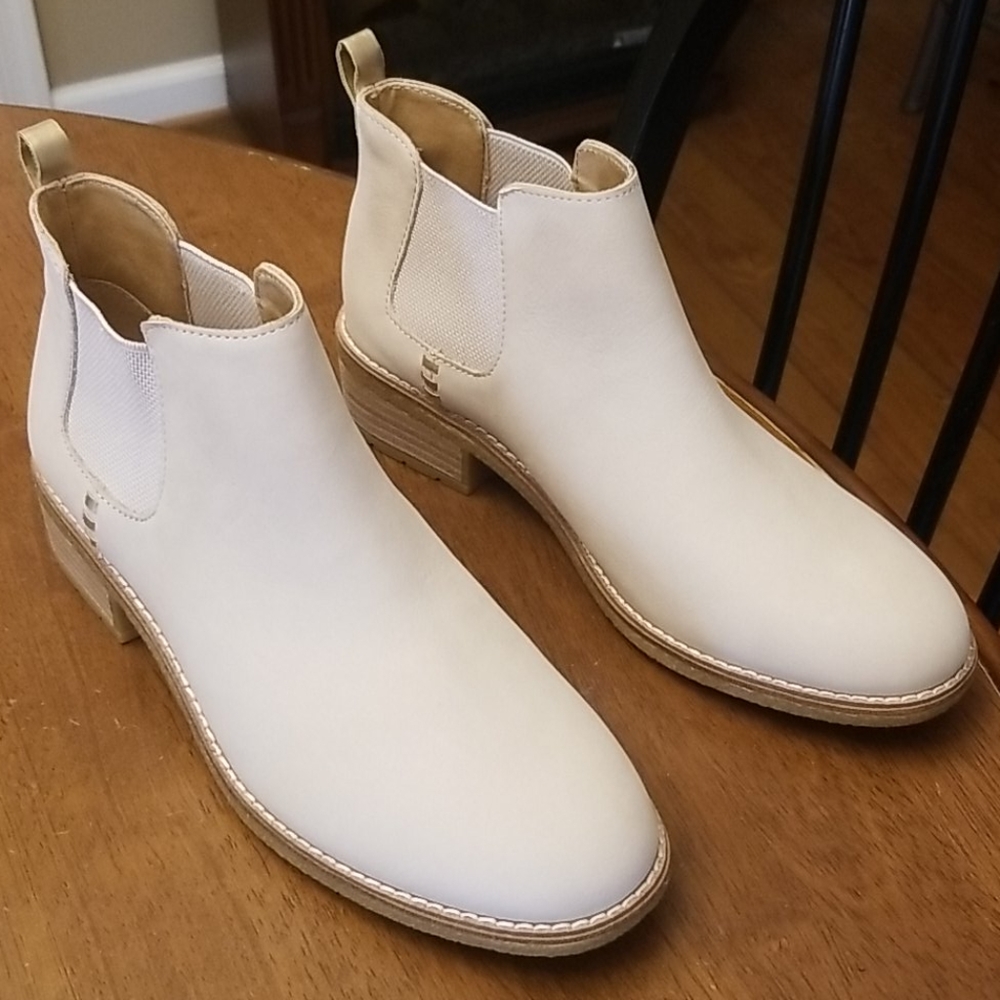 Like New Sperry Booties